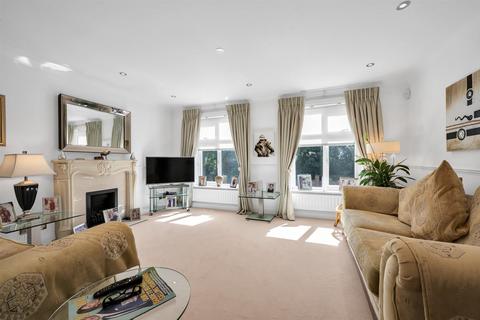 undefined, Madeira Avenue, Shortlands, BR2