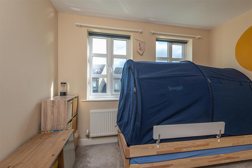 35 - 18 Long Hill Road HD2 1 PJ.jpg