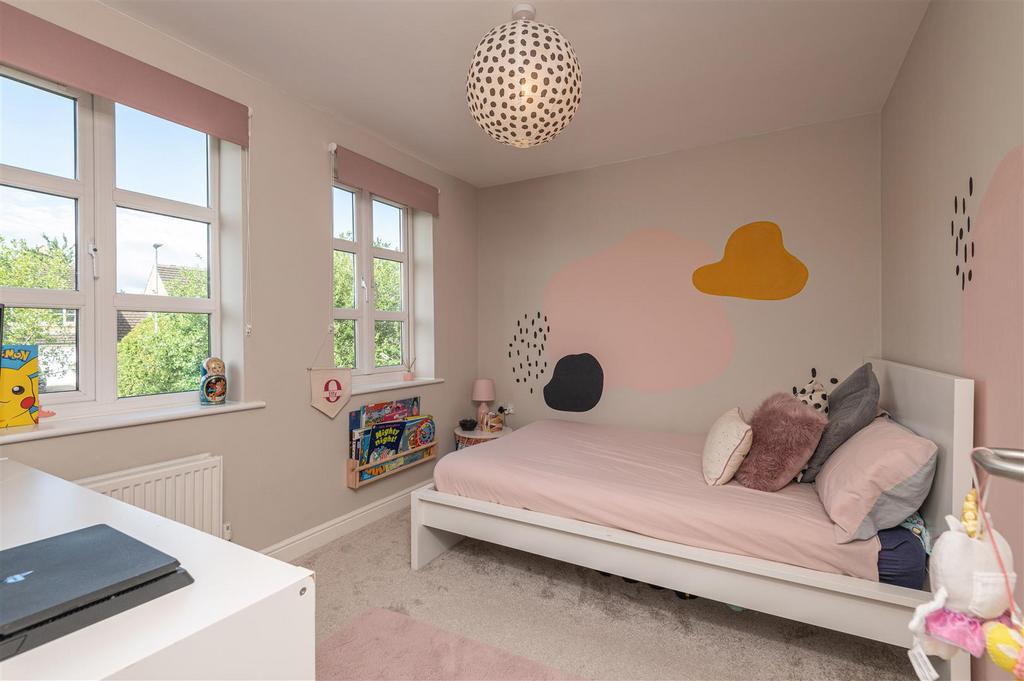 38 - 18 Long Hill Road HD2 1 PJ.jpg