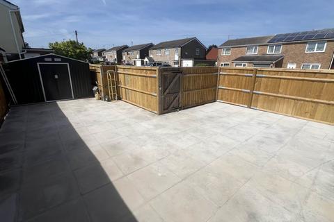 3 bedroom terraced house for sale, Fairmead Crescent, Rushden