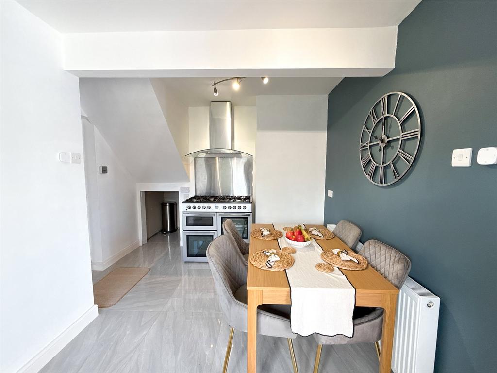 Dinng Kitchen