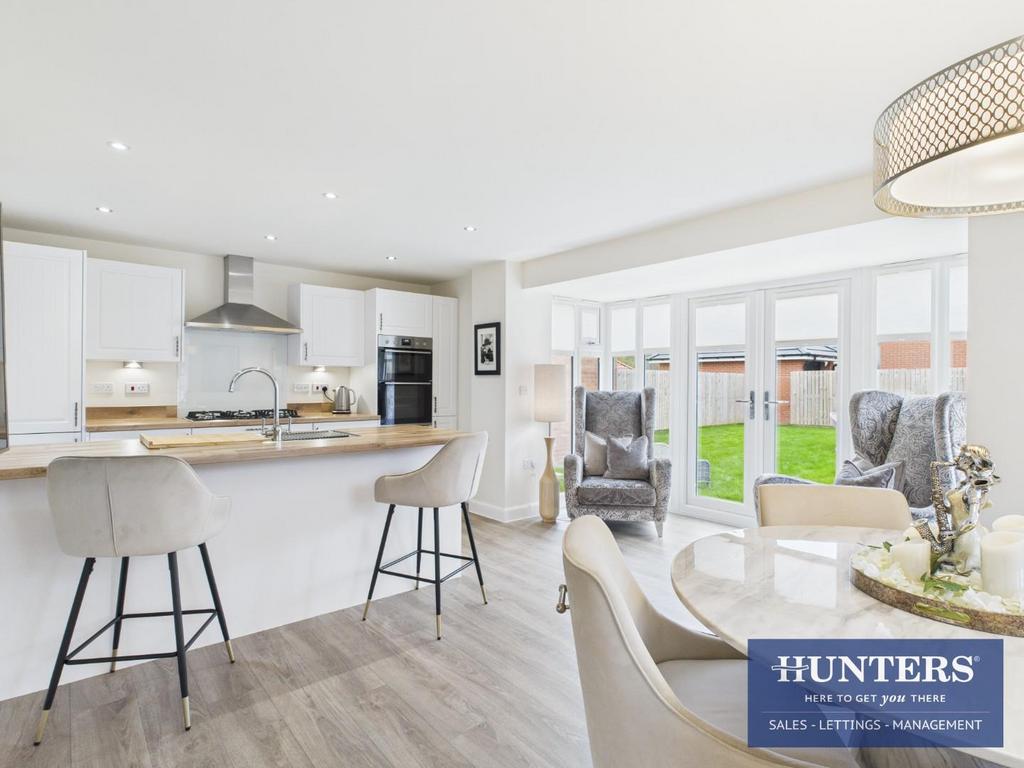 Kitchen/Family Dining