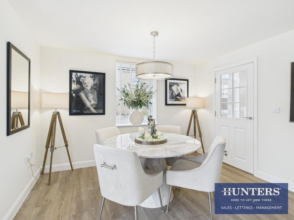 Kitchen/Family Dining