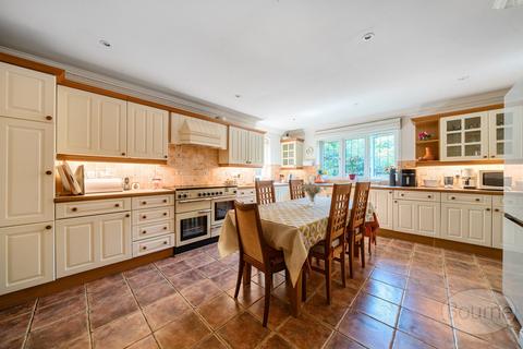undefined, The Avenue, Rowledge, Farnham, Surrey, GU10
