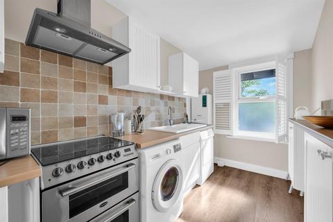 1 bedroom flat for sale, Station Road, Shortlands, BR2