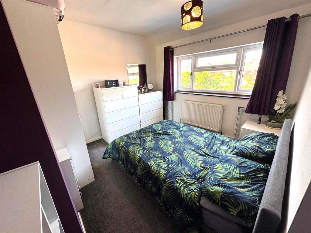 Bedroom 2 Pic 2