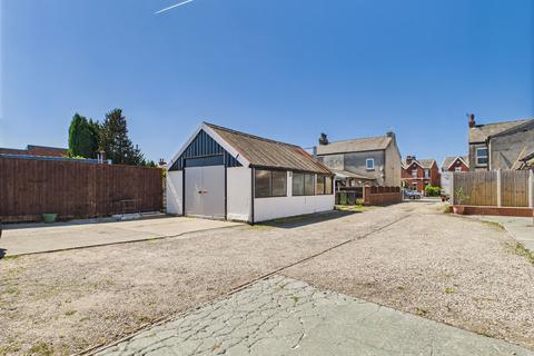 2 bedroom bungalow for sale, Old Park Lane, Southport PR9