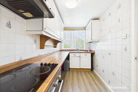 3 bedroom terraced house to rent, Valkyrie, Colindale NW9