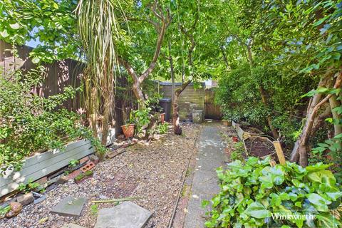 3 bedroom terraced house to rent, Valkyrie, Colindale NW9