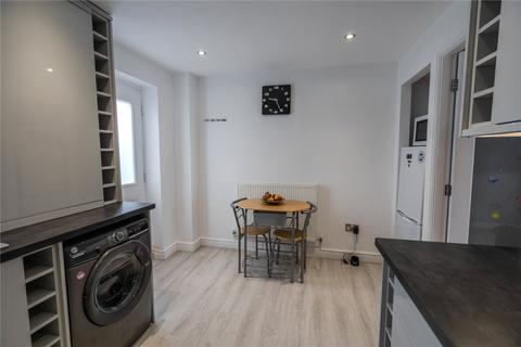 25 Buckingham Grove, Scartho Top, Grimsby, DN33 3RR
