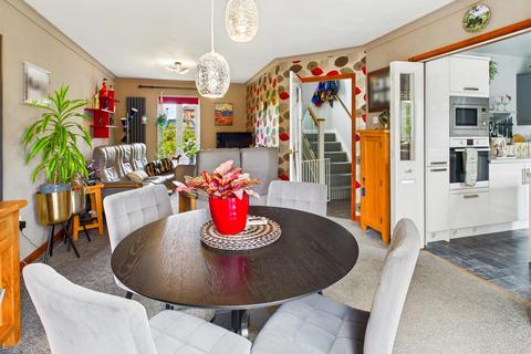 11 Caerhowel Meadows, Caerhowel, Montgomery, SY15 6JF