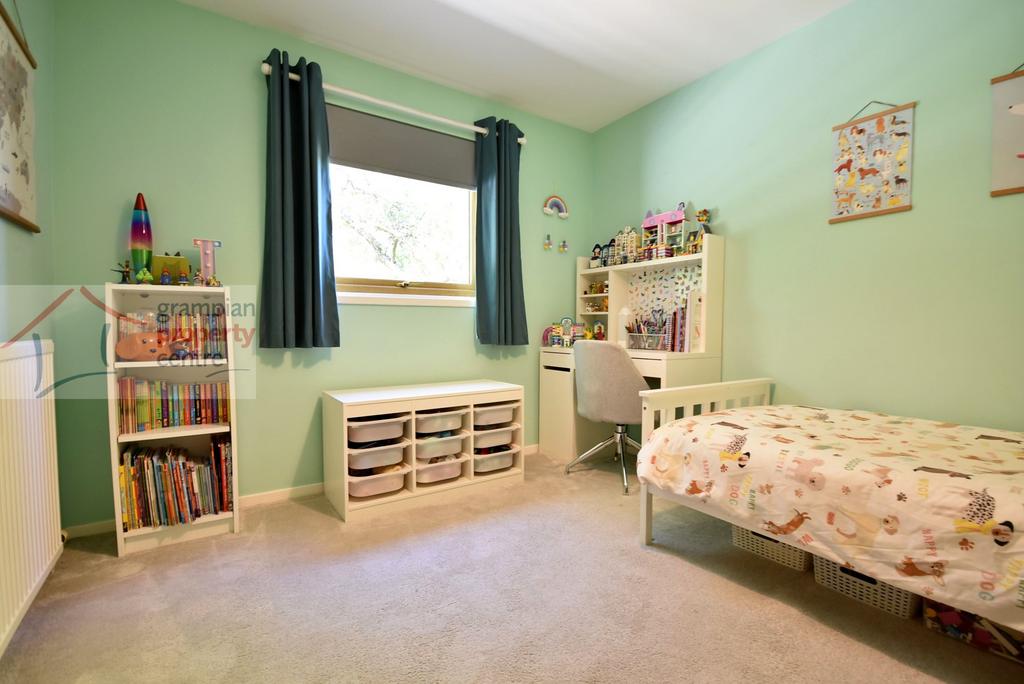 Bed 3.JPG