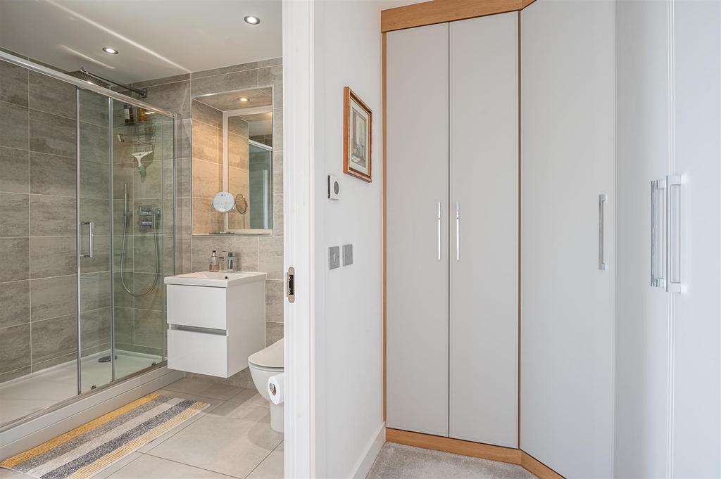 Ensuite