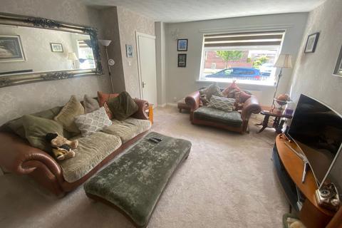 15 Blackshaw Lane, Royton, Oldham, OL2 6NT