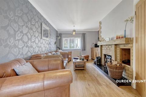 3 bedroom semi-detached house for sale, Dunmow Road, Ongar, CM5