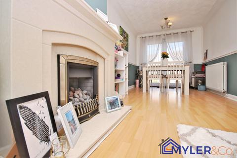 199 Avondale Drive, Widnes, WA8 7XB