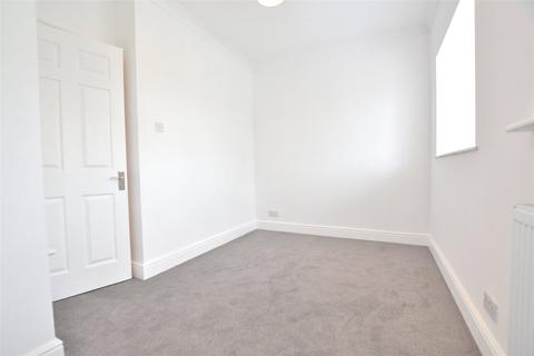 2 bedroom terraced house to rent, Firs Wood Close, Potters Bar EN6