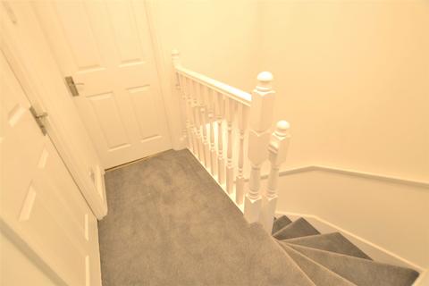 2 bedroom terraced house to rent, Firs Wood Close, Potters Bar EN6