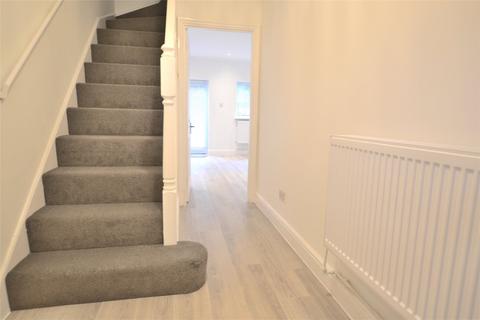 2 bedroom terraced house to rent, Firs Wood Close, Potters Bar EN6