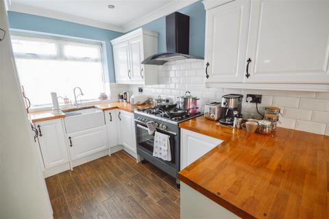 80 Rainbow Avenue, Hackenthorpe, Sheffield, S12 4AW