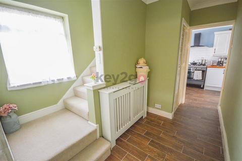 80 Rainbow Avenue, Hackenthorpe, Sheffield, S12 4AW