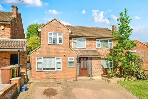 17 Little Potters, Bushey, WD23 4QT