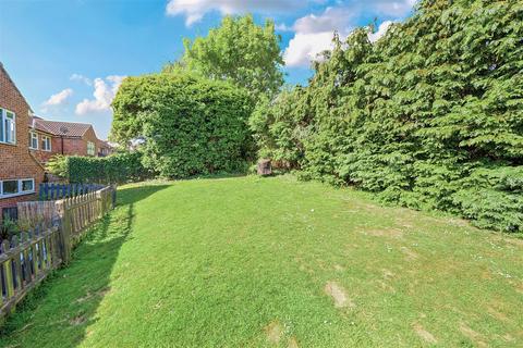 17 Little Potters, Bushey, WD23 4QT