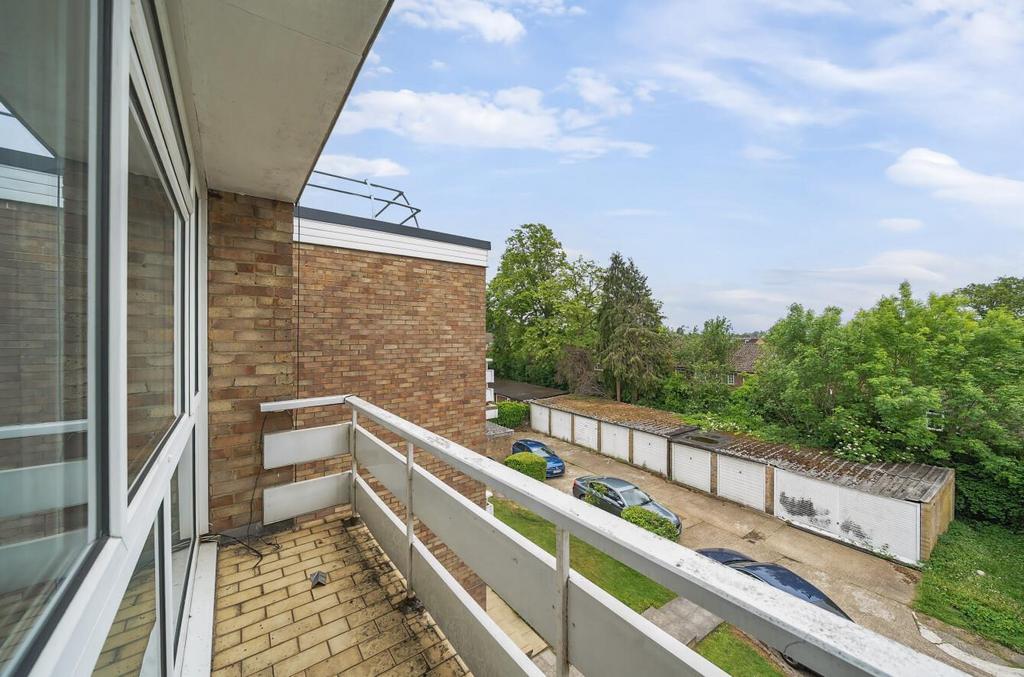 Davidson Frost-Wellings, DFW, Woodcroft, Balcony.j
