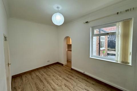 2 bedroom terraced house to rent, Derwent Street, Darlington