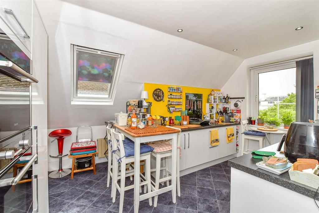 Lounge/ Kitchen