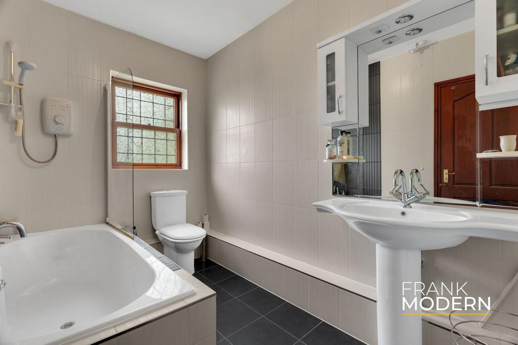 Bedroom Two En-Suite