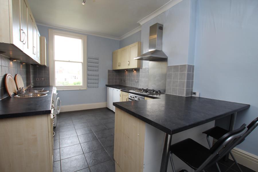 4 bedroom maisonette to rent - View 6