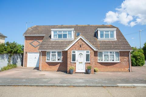 4 bedroom detached house for sale, Longmead Close, Herne Bay, CT6