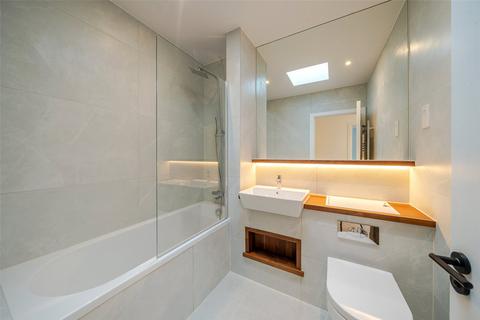 3 bedroom end of terrace house for sale, Brook Mews, London
