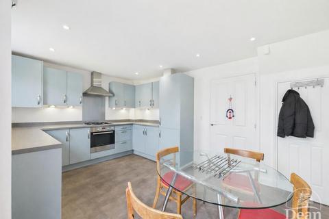 3 bedroom end of terrace house for sale, Ridgeway Avenue, Berry Hill