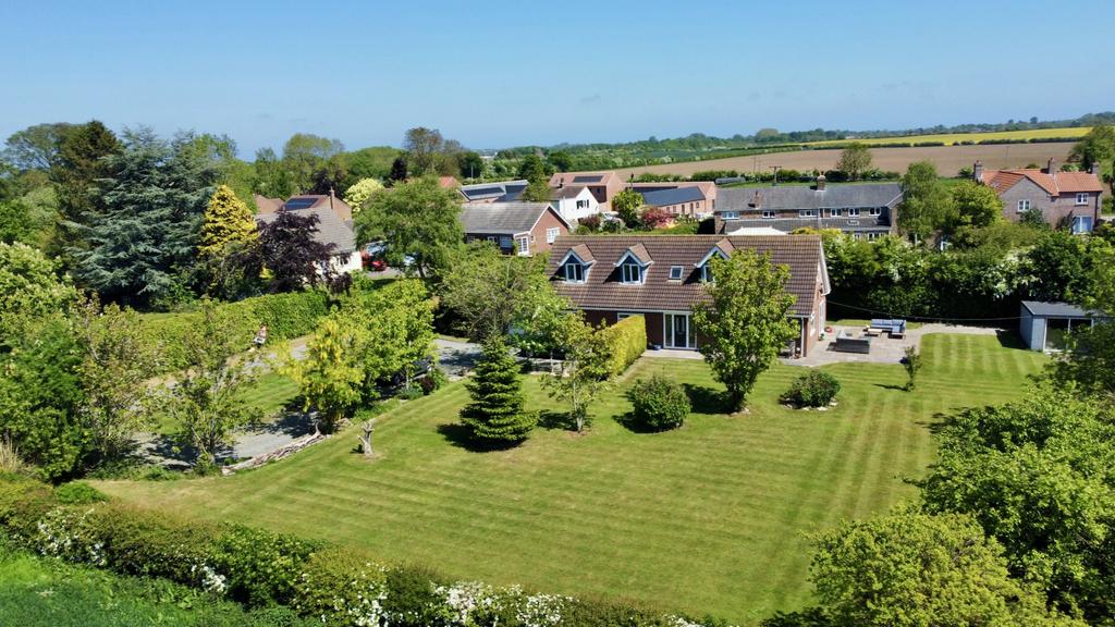 5 Bedroom Detached House - For Sale