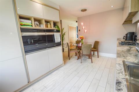 3 bedroom semi-detached house for sale, Stoney View, Creswell, Worksop, S80