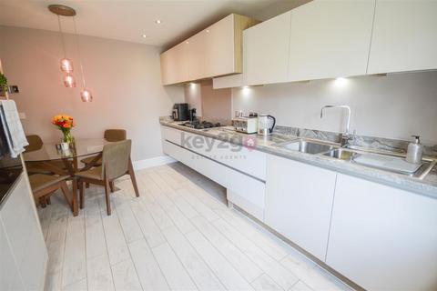 3 bedroom semi-detached house for sale, Stoney View, Creswell, Worksop, S80
