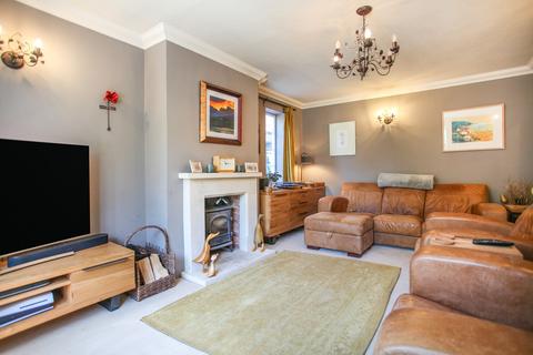 4 Fosseway Avenue, Moreton-in-marsh, GL56 0DT