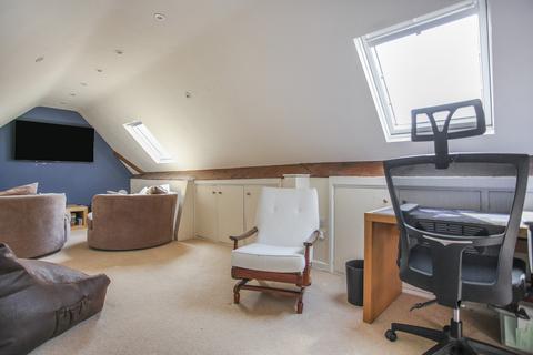4 Fosseway Avenue, Moreton-in-marsh, GL56 0DT