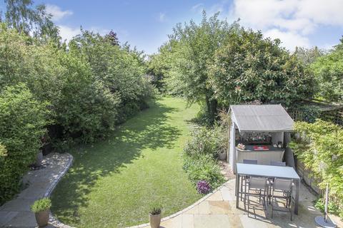 4 Fosseway Avenue, Moreton-in-marsh, GL56 0DT