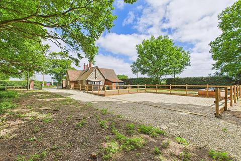 2 bedroom detached bungalow for sale, Holt Road, Cawston, Norwich