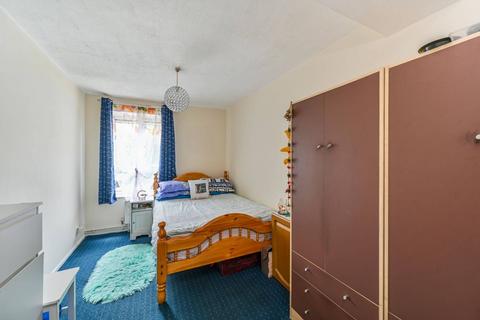 2 bedroom flat for sale, Durrington Tower, Battersea, London, SW8