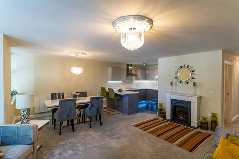 2 bedroom apartment to rent, Hardwick Square South, Buxton