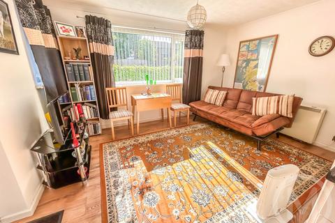 8 Snowdon Close, Blackpool, FY1 5AZ