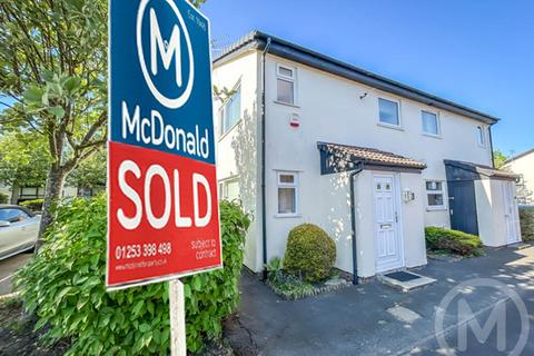 8 Snowdon Close, Blackpool, FY1 5AZ