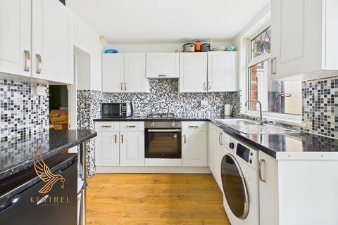 2 bedroom terraced house for sale, Wood Street, Ossett WF5