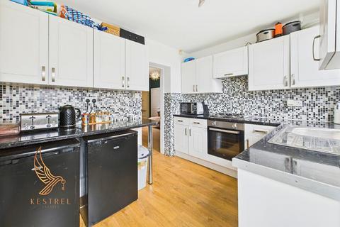 2 bedroom terraced house for sale, Wood Street, Ossett WF5