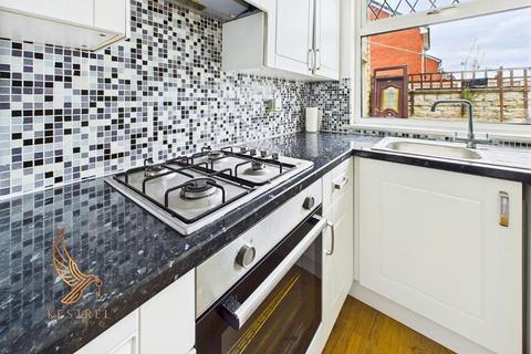2 bedroom terraced house for sale, Wood Street, Ossett WF5