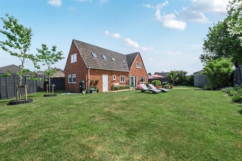 31 Caird Lawns, Devizes, SN10 3EB